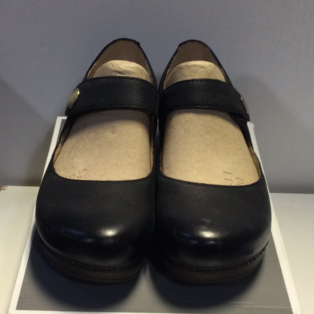 Dansko Beatrice Black Burnished Nubuck 39M (8.5-9)